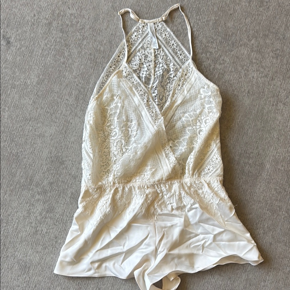 Flora Nikrooz Cream Lace Chemise